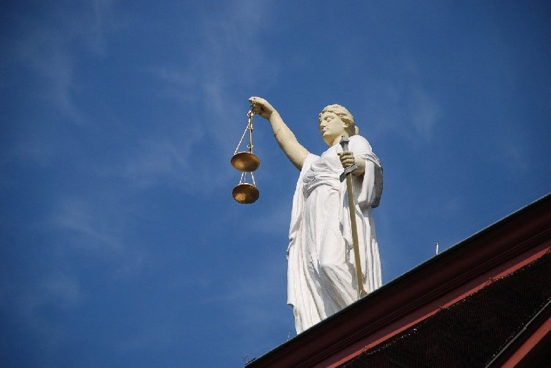 Jak wybrać radcę prawnego?