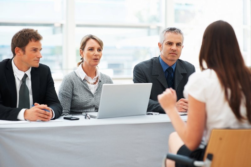 Jaki wybrać strój na rozmowę o pracę?